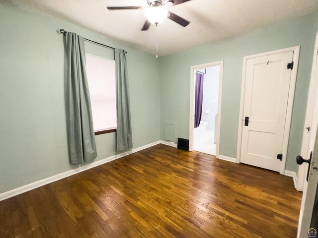 1164 SW MacVicar AVE, Topeka, KS 66604