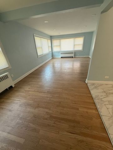 6700 S PAXTON Avenue 102, Chicago, IL 60649