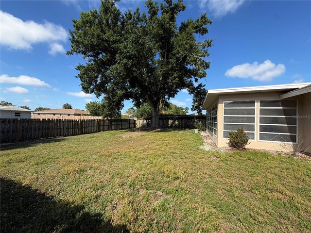 4892 GREENCROFT ROAD, Sarasota, FL 34235