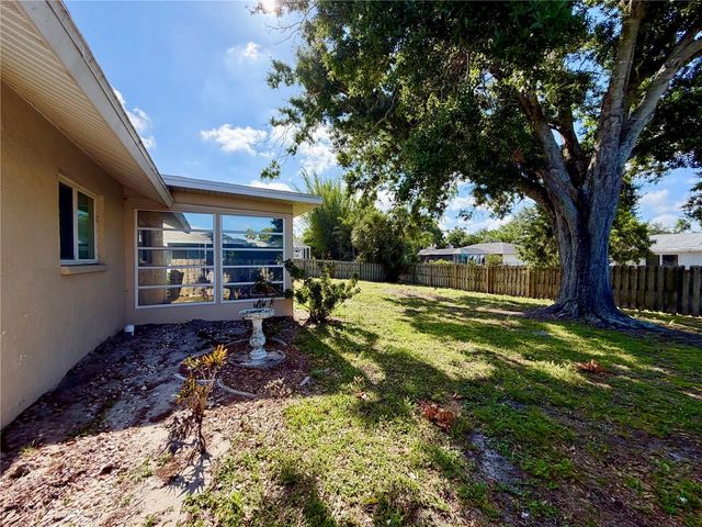 4892 GREENCROFT ROAD, Sarasota, FL 34235
