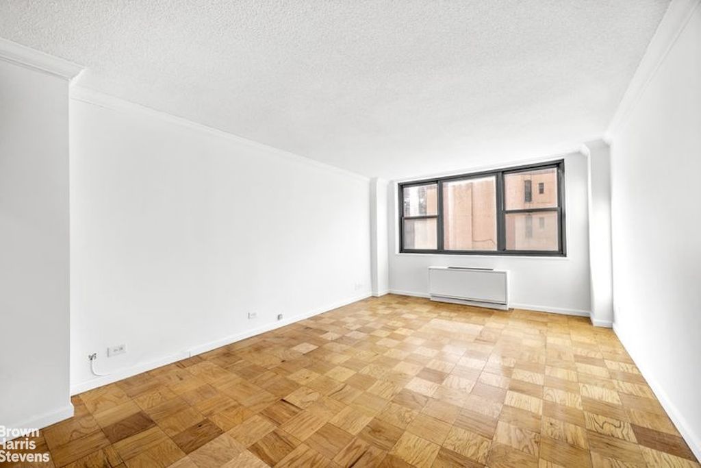 340 E 93rd St Apt 4B, New York City, NY 10128