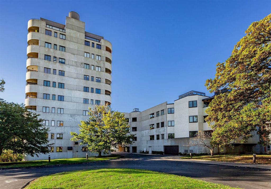 3930 Grand Avenue 308, Des Moines, IA 50312