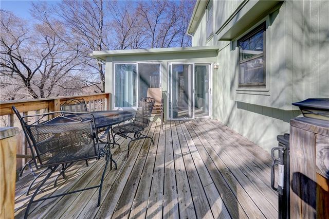 11809 W 115 Street, Overland Park, KS 66210