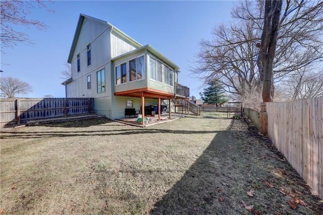 11809 W 115 Street, Overland Park, KS 66210