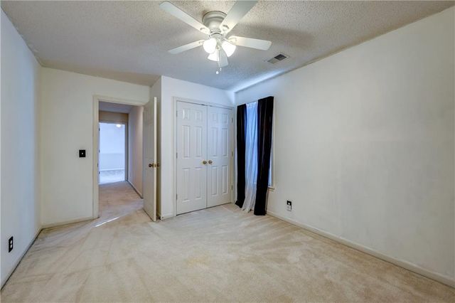 11809 W 115 Street, Overland Park, KS 66210