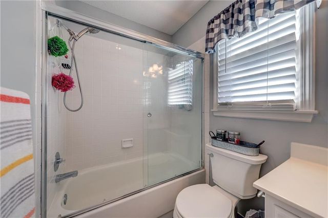 11809 W 115 Street, Overland Park, KS 66210