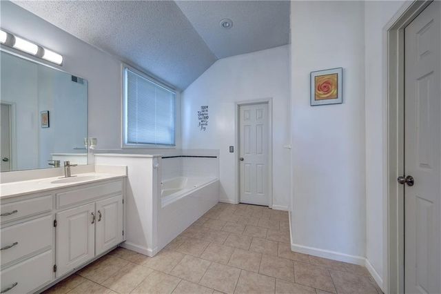 11809 W 115 Street, Overland Park, KS 66210