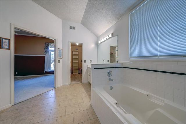 11809 W 115 Street, Overland Park, KS 66210