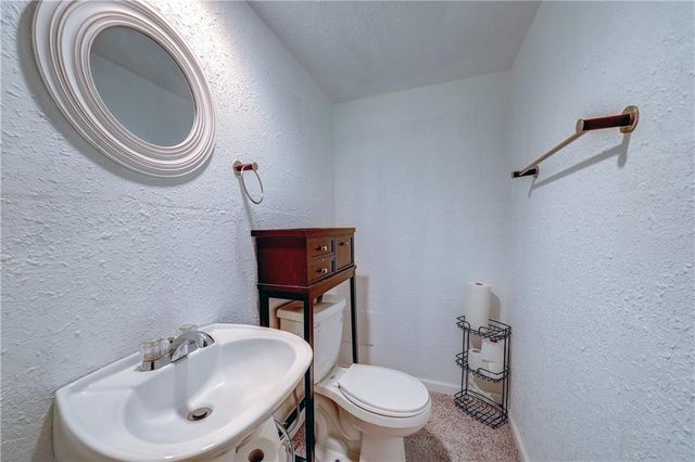 11809 W 115 Street, Overland Park, KS 66210