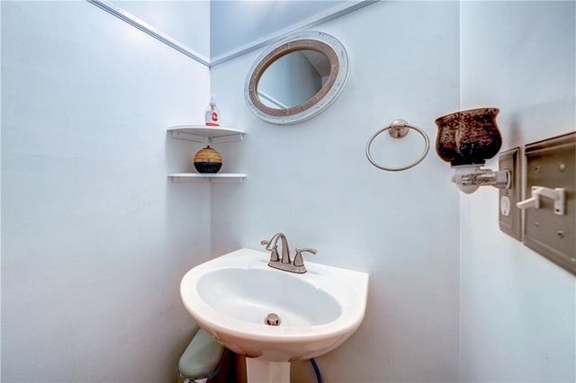 11809 W 115 Street, Overland Park, KS 66210