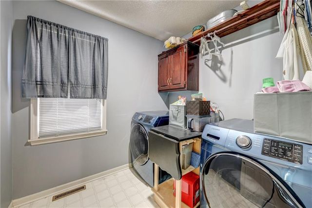 11809 W 115 Street, Overland Park, KS 66210