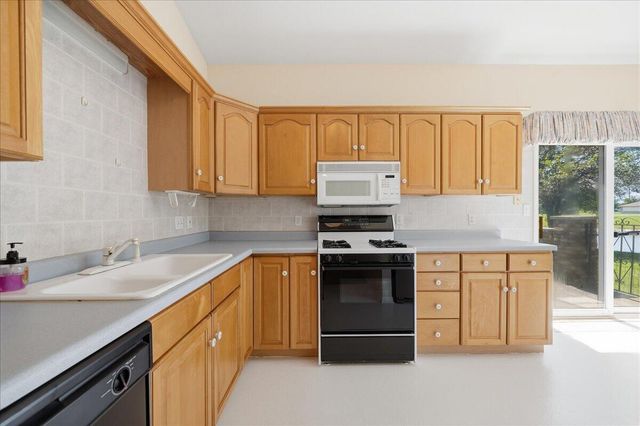 1582 Lilac Court, Hobart, IN 46342