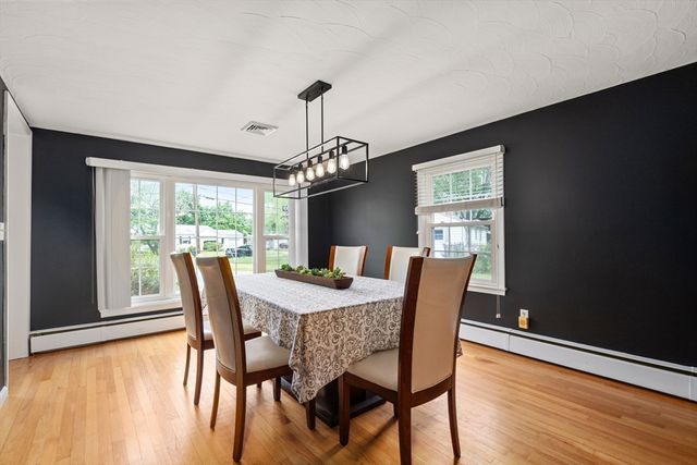 24 Barberry Drive, Seekonk, MA 02771