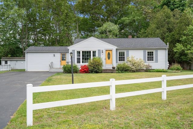 24 Barberry Drive, Seekonk, MA 02771