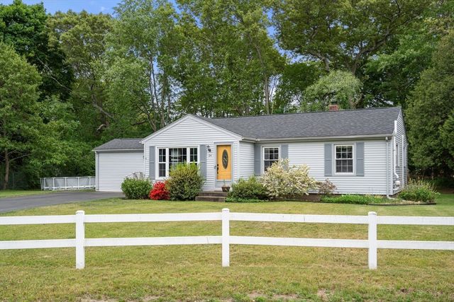 24 Barberry Drive, Seekonk, MA 02771