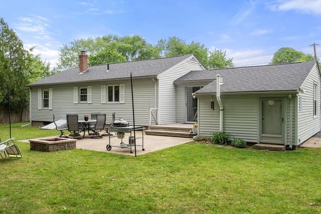24 Barberry Drive, Seekonk, MA 02771