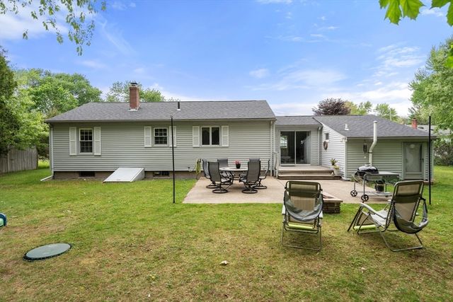 24 Barberry Drive, Seekonk, MA 02771