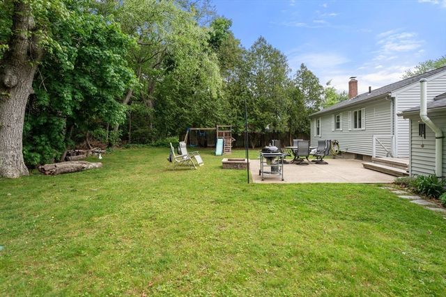 24 Barberry Drive, Seekonk, MA 02771