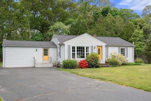 24 Barberry Drive, Seekonk, MA 02771