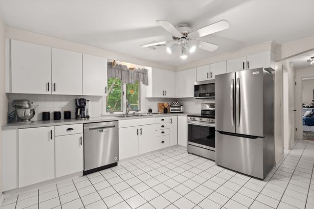 24 Barberry Drive, Seekonk, MA 02771