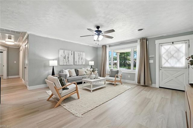 2827 Lambert TRL, Chesapeake, VA 23323