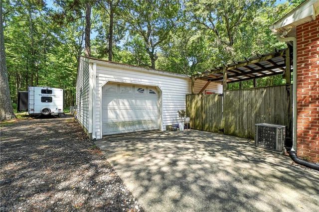2827 Lambert TRL, Chesapeake, VA 23323