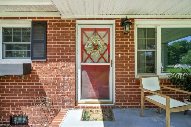2827 Lambert TRL, Chesapeake, VA 23323