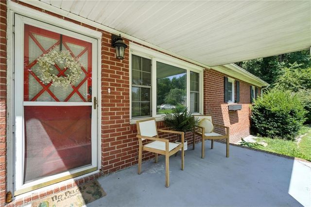 2827 Lambert TRL, Chesapeake, VA 23323