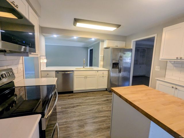 5114 W Arlington Park Boulevard, Fort Wayne, IN 46835