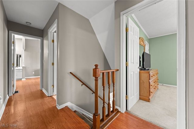 9201 Old Meadow Drive, Chagrin Falls, OH 44023