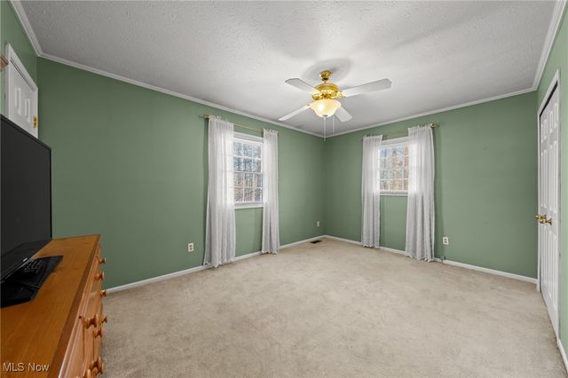 9201 Old Meadow Drive, Chagrin Falls, OH 44023