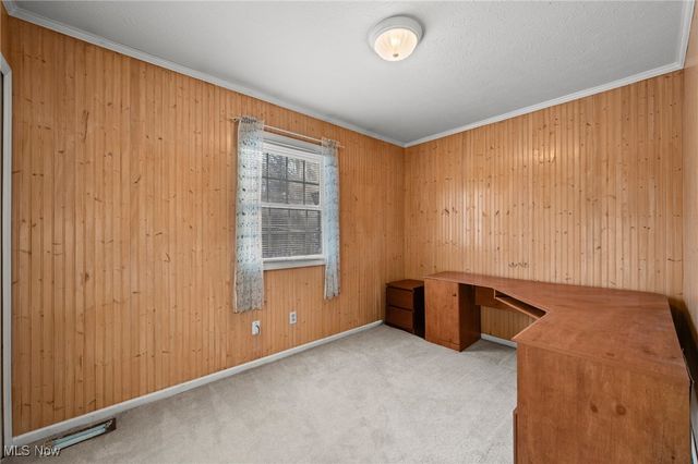 9201 Old Meadow Drive, Chagrin Falls, OH 44023