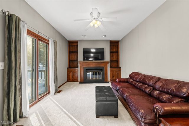 9201 Old Meadow Drive, Chagrin Falls, OH 44023