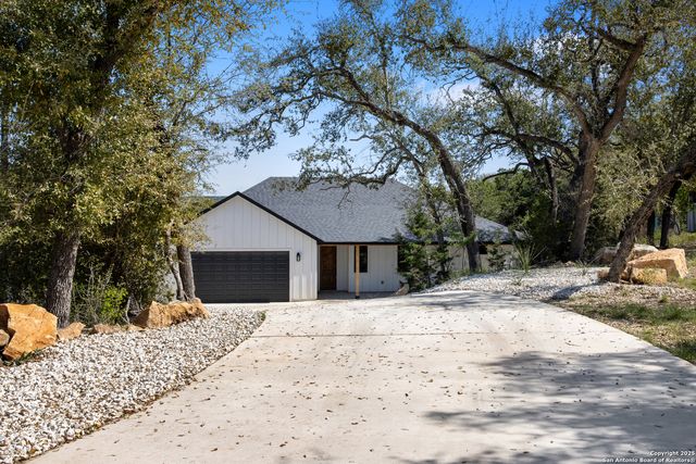 750 la paloma, Canyon Lake, TX 78133