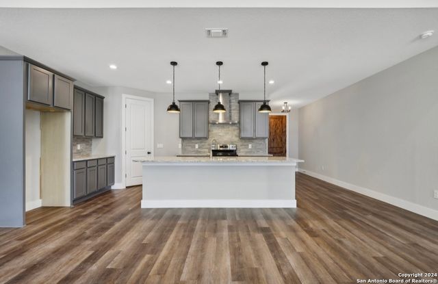 750 la paloma, Canyon Lake, TX 78133