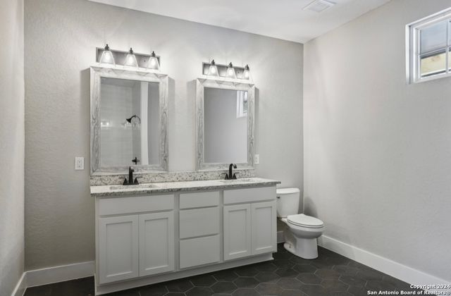 750 la paloma, Canyon Lake, TX 78133