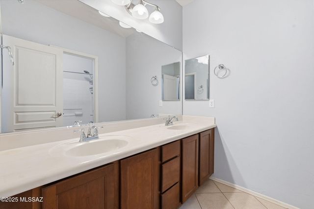 725 W Camino Tunera, Sahuarita, AZ 85629