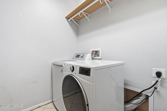 725 W Camino Tunera, Sahuarita, AZ 85629