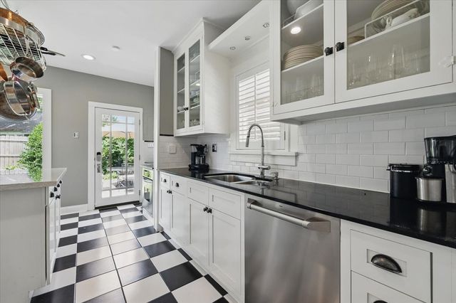 3418 Worth Hills Drive, Fort Worth, TX 76109