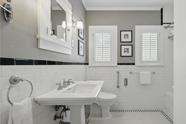 3418 Worth Hills Drive, Fort Worth, TX 76109