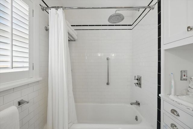 3418 Worth Hills Drive, Fort Worth, TX 76109