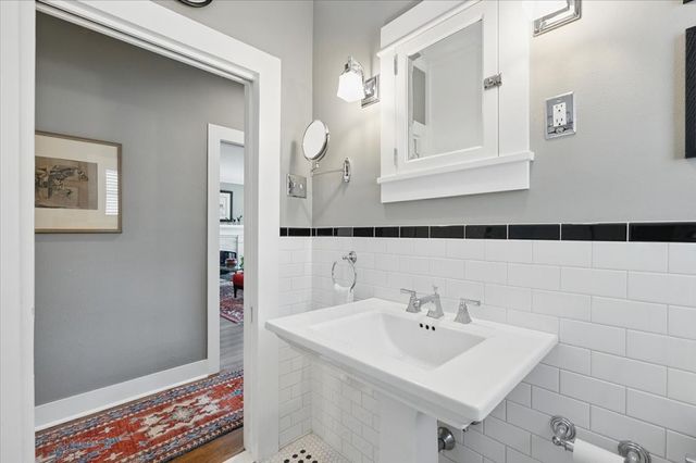 3418 Worth Hills Drive, Fort Worth, TX 76109