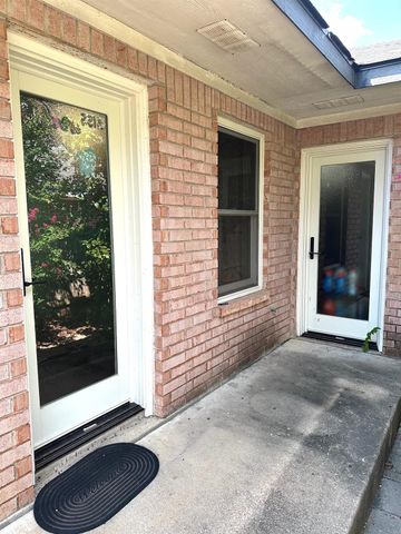 808 Mica LN, Leander, TX 78641