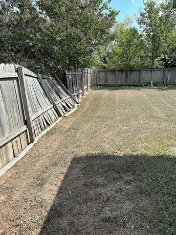 808 Mica LN, Leander, TX 78641