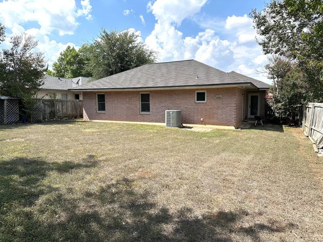 808 Mica LN, Leander, TX 78641