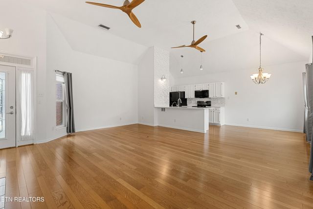 3015 Springtime Way, Knoxville, TN 37912