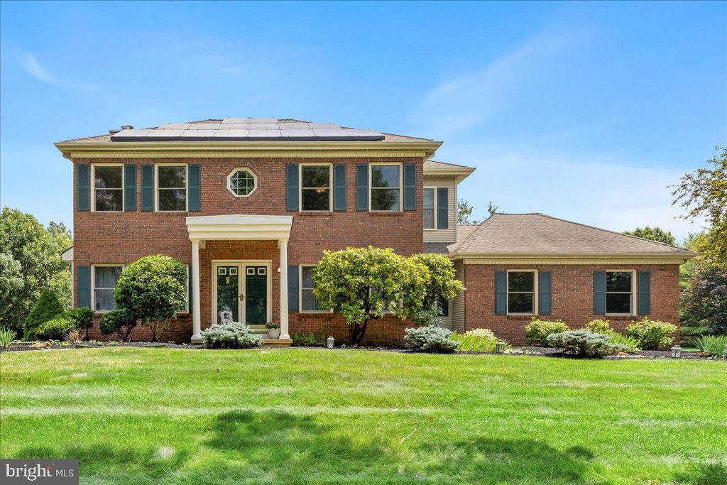 32 W KINCAID DR, West Windsor, NJ 08550