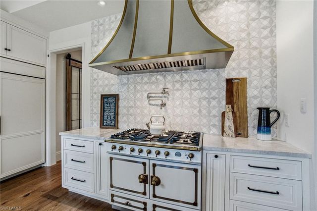 325 Cocohatchee BLVD, Naples, FL 34110