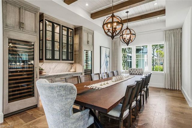 325 Cocohatchee BLVD, Naples, FL 34110