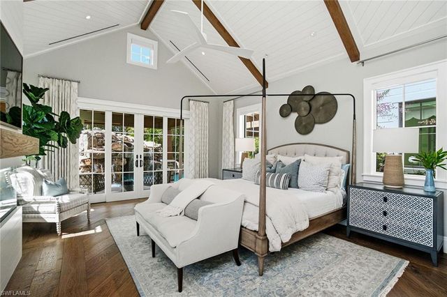 325 Cocohatchee BLVD, Naples, FL 34110